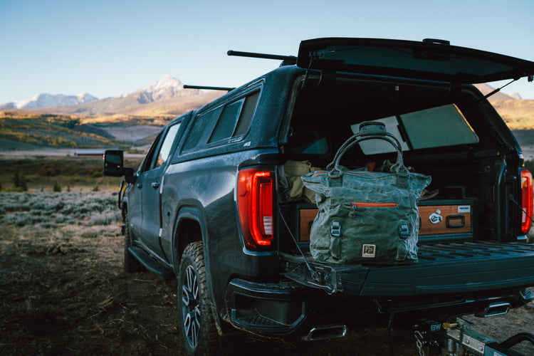 Fishponf Horse Thief Tote